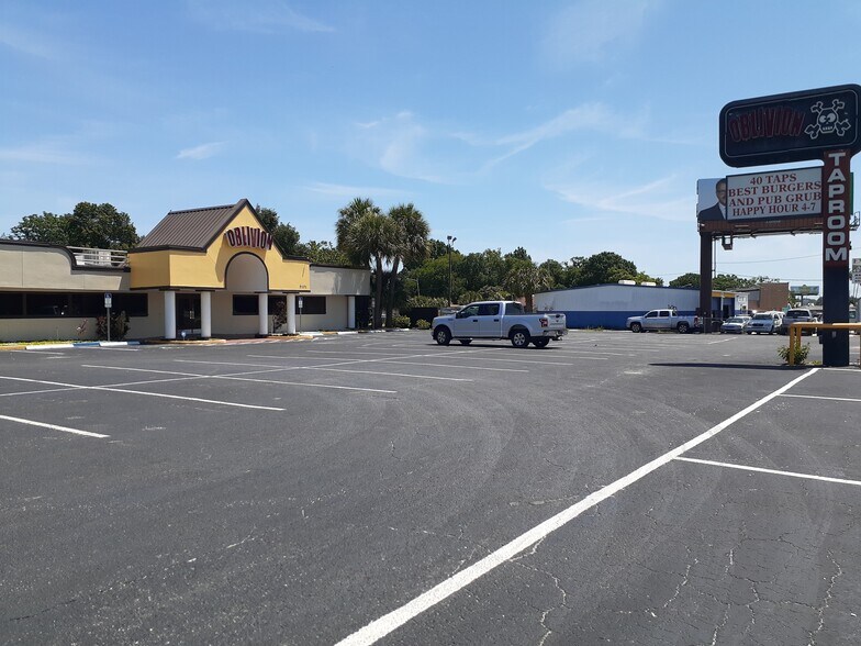 More Photos Of 5101 E Colonial Dr, Orlando Restaurant For Sale