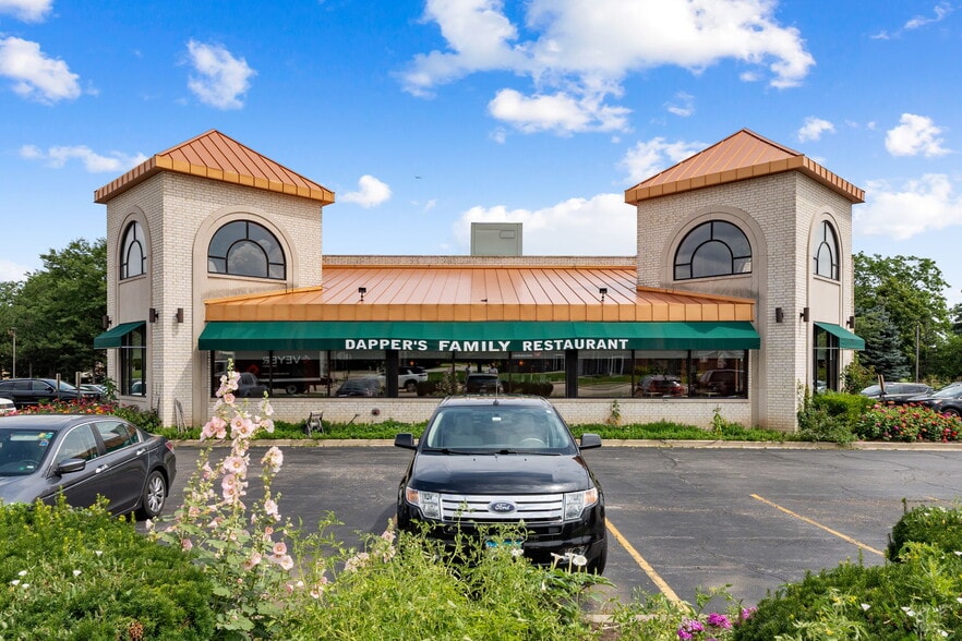 More Photos Of 980 W Lake St, Addison Restaurant For Sale