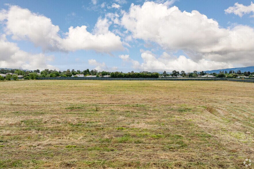 More Photos Of 1020 San Martin Ave, San Martin Land For Lease