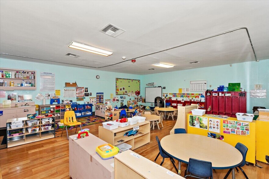 More Photos Of 1455 E Lynwood Dr, San Bernardino Schools For Sale