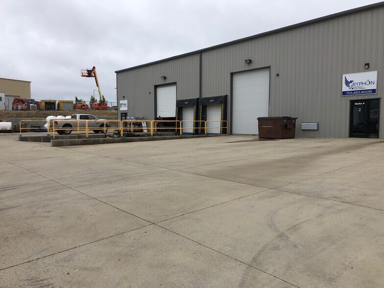 More Photos Of 366 E 26th St E, Dickinson Unknown For Lease