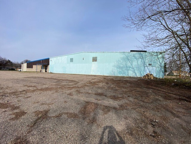 More Photos Of 2525 Dixon St, Stevens Point Light Manufacturing For Lease