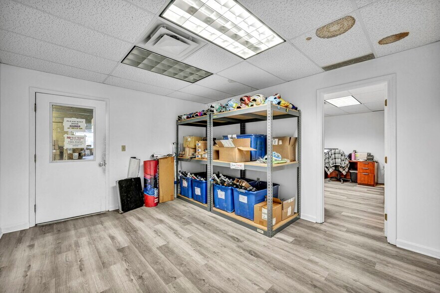 More Photos Of 9431 Mentor Ave, Mentor Freestanding For Sale