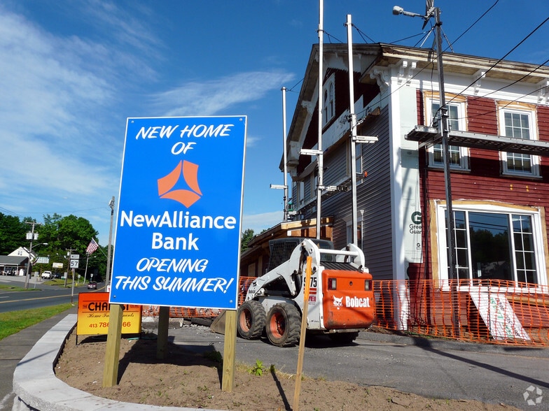 More Photos Of 4-28 Southwick St, Feeding Hills Freestanding For Lease