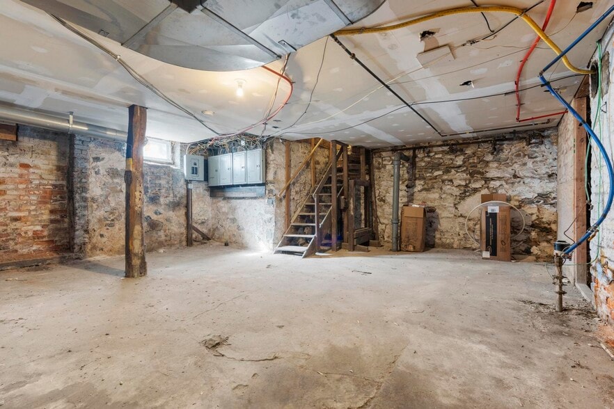 More Photos Of 122 Derby Ave, New Haven Apartments For Sale