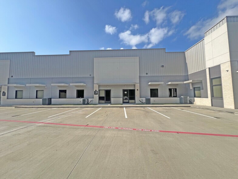 More Photos Of 26077 Nelson Way, Katy Light Distribution For Lease
