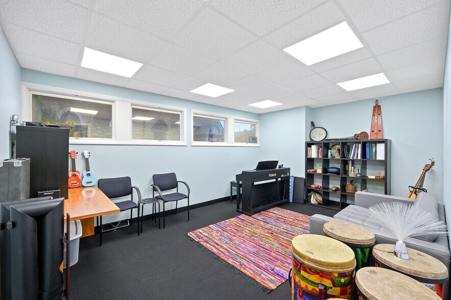 More Photos Of 71 E Hollister St, Cincinnati Medical For Lease