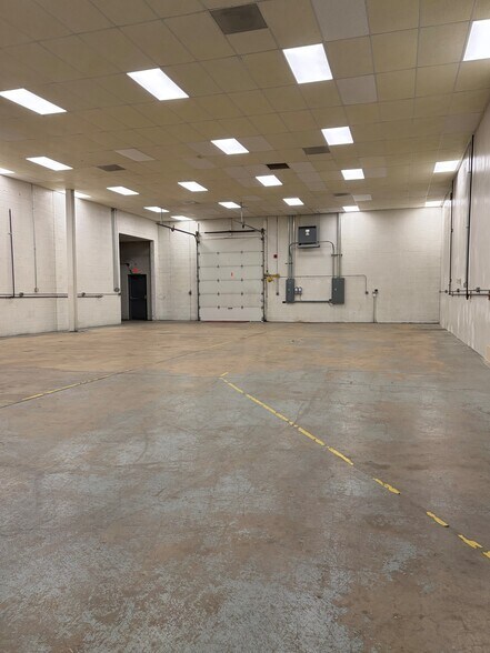 More Photos Of 631-641 Lowther Rd, Lewisberry Warehouse For Lease