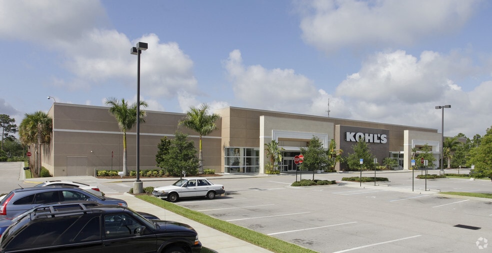 More Photos Of 2751 NW Mall Cir, Jensen Beach Department Store For Sale