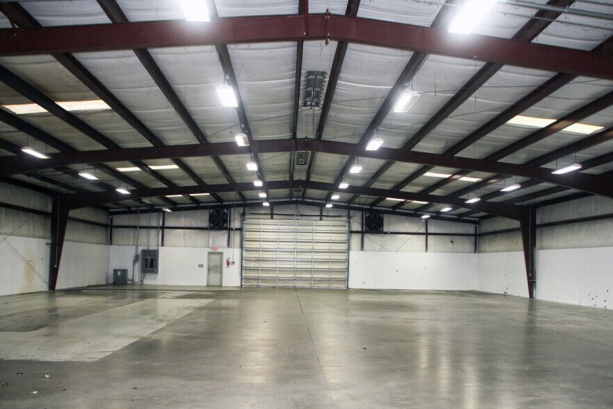 More Photos Of 1207 Butler St, Oxford Warehouse For Sale