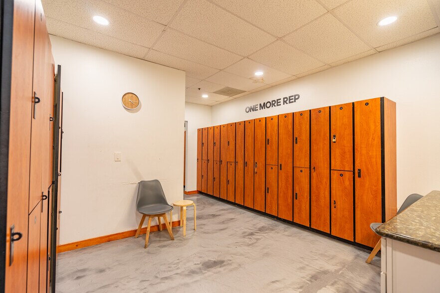 More Photos Of 300 1st Ave W, Kalispell Storefront Retail Office For Sale