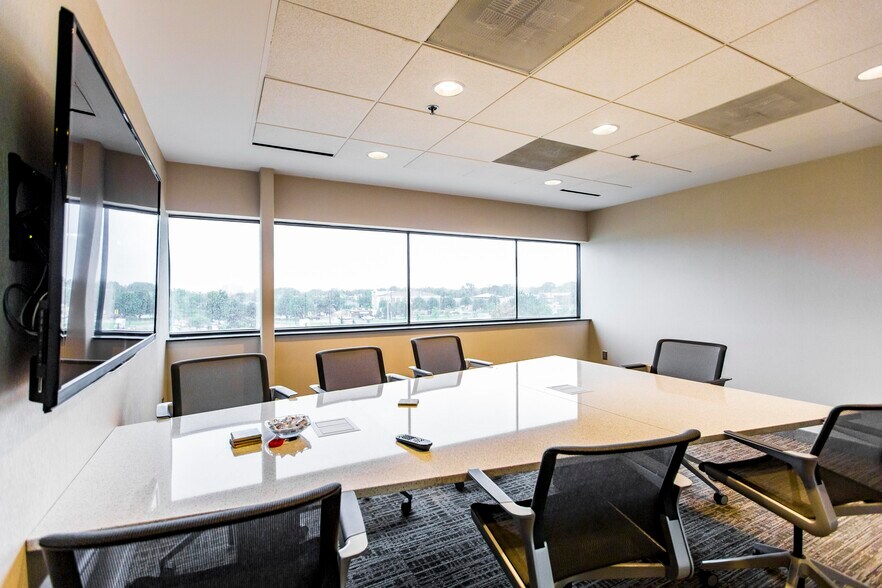 More Photos Of 28400 Northwestern Hwy, Southfield Office For Sale