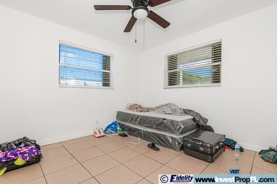 More Photos Of 404 NE 4th St, Pompano Beach Multifamily For Sale