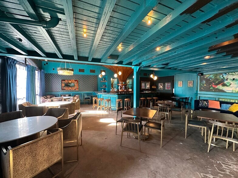 More Photos Of 8907-8917 W Sunset Blvd, West Hollywood Storefront For Lease