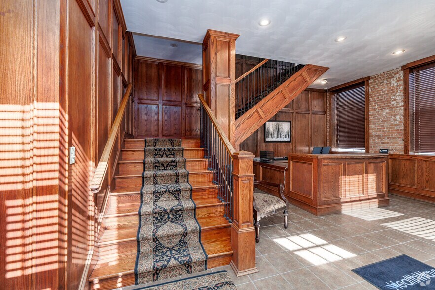 More Photos Of 3420 Maple Ave, Pulaski Warehouse For Sale