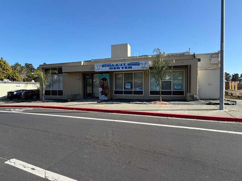 More Photos Of 435 Valley View Rd, El Sobrante Office For Lease