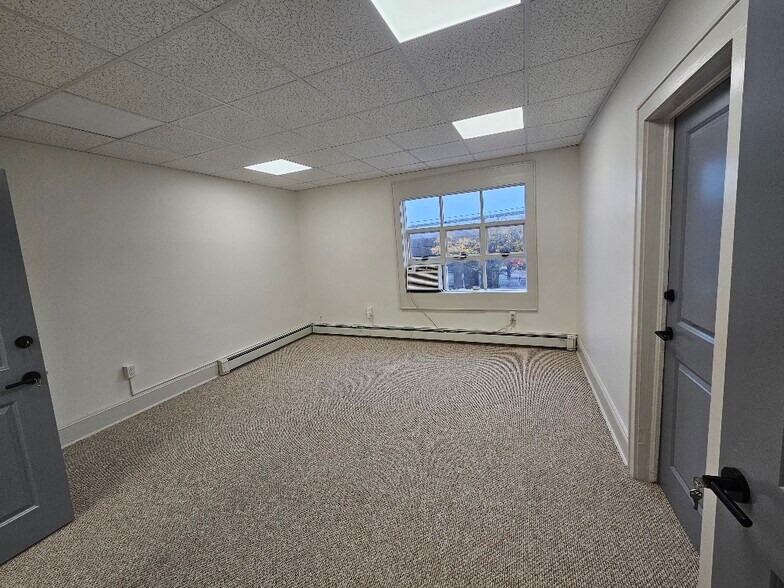 More Photos Of 111-113 S Tyson Ave, Floral Park Office For Lease
