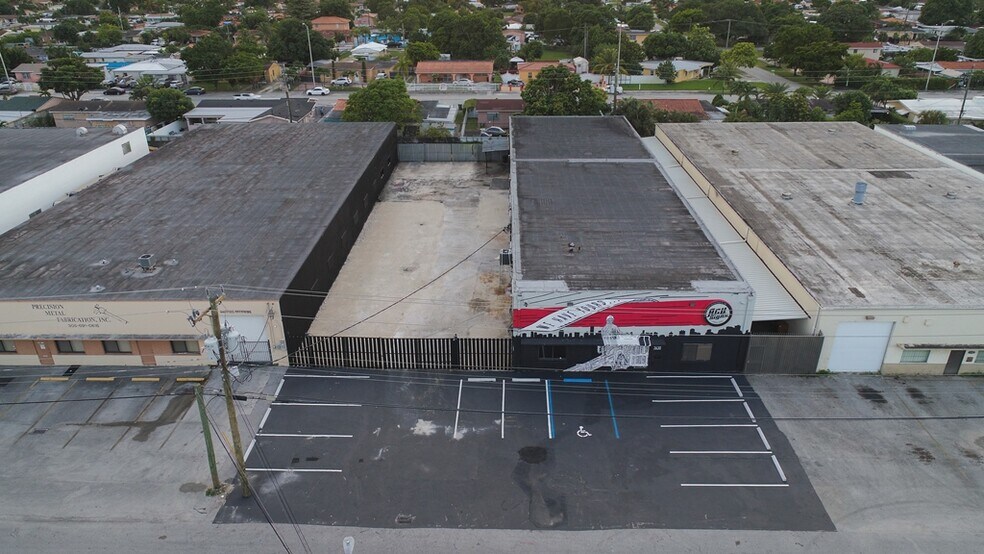 More Photos Of 3630 E 10th Ct, Hialeah Warehouse For Lease