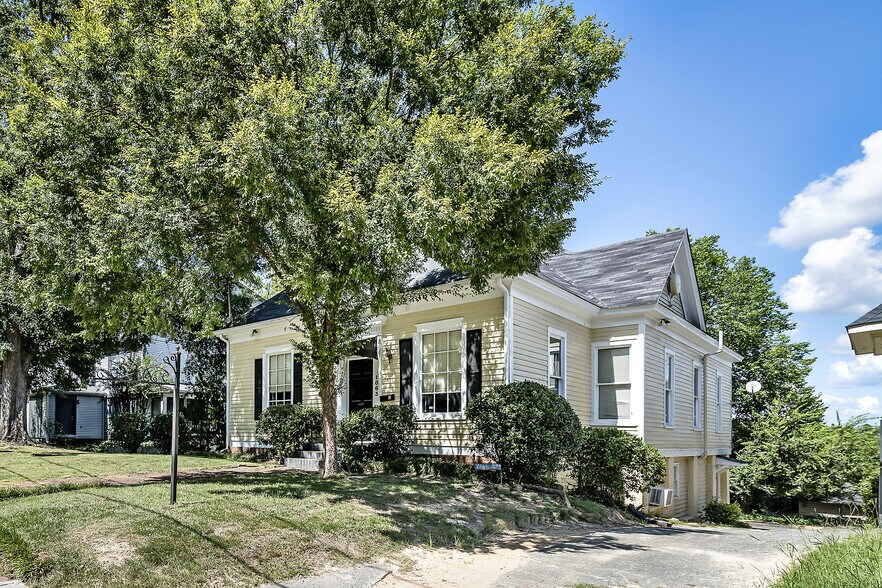 More Photos Of 1063 Walnut St, Macon-Bibb Apartments For Sale