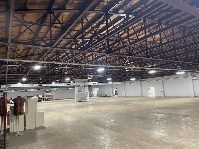 More Photos Of 1215 S 13th St, Wilmington Warehouse For Lease