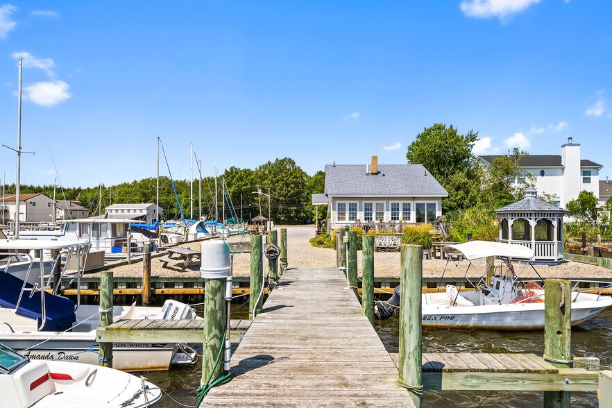 More Photos Of 120 Harbor Inn Rd, Bayville Marina For Sale