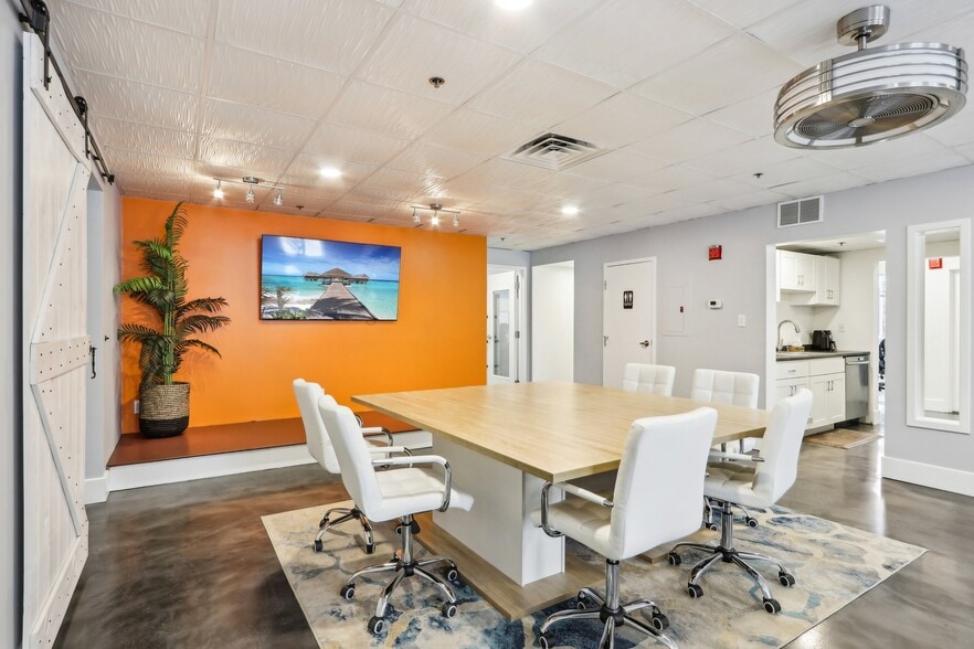 More Photos Of 100 Conifer Hill Dr, Danvers Office For Lease