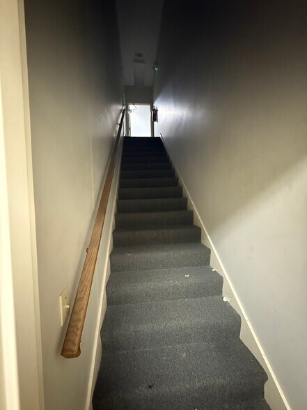 More Photos Of 611 E Glenn Ave, Auburn Office For Lease