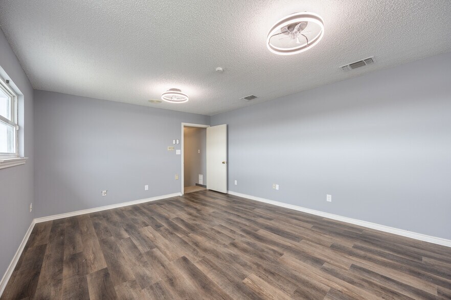 More Photos Of 259 Ranch Trl, Rockwall Office For Lease