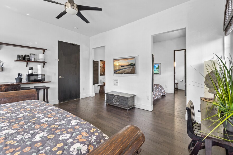 More Photos Of 575 NE 61st St, Miami Hotel For Sale