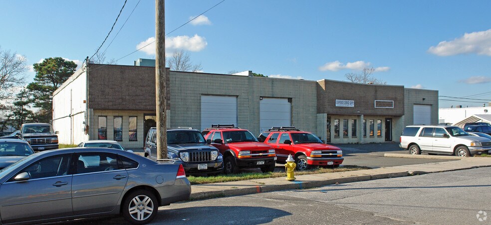 More Photos Of 1610 Ninth Ave, Bohemia Warehouse For Lease