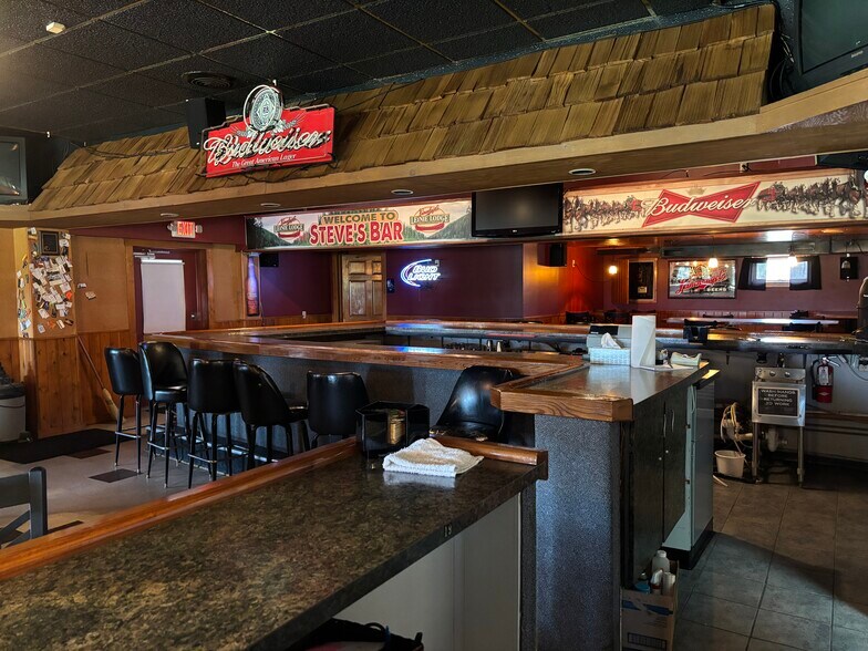 More Photos Of N1016 County Road L, Watertown Restaurant For Sale