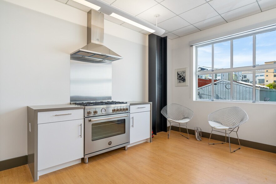 More Photos Of 15-17 Brush Pl, San Francisco Flex For Lease