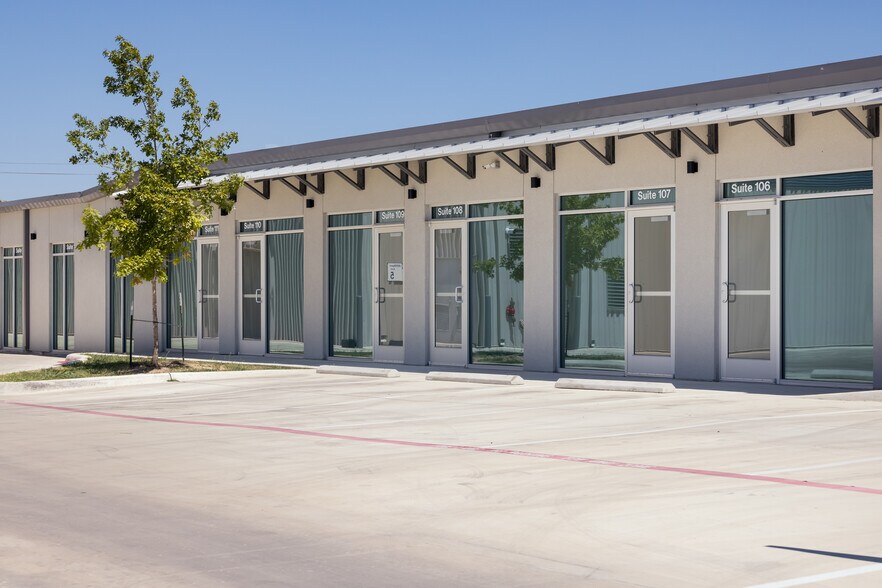 More Photos Of 3414 W Loop 1604 S, San Antonio Self Storage For Lease