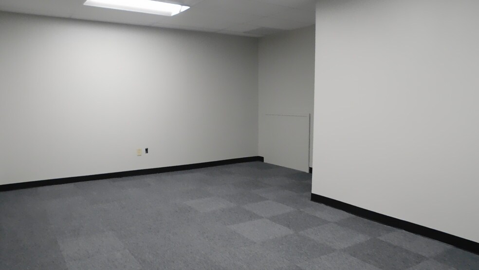 More Photos Of 3270 W North Bend Rd, Cincinnati Office Residential For Sale