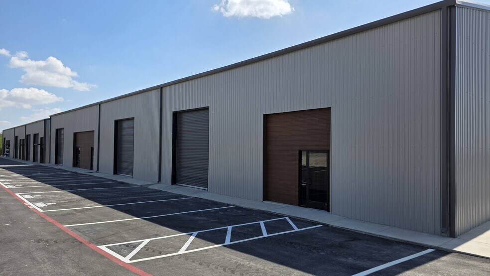 More Photos Of 280 Weil Rd, Cibolo Flex For Lease