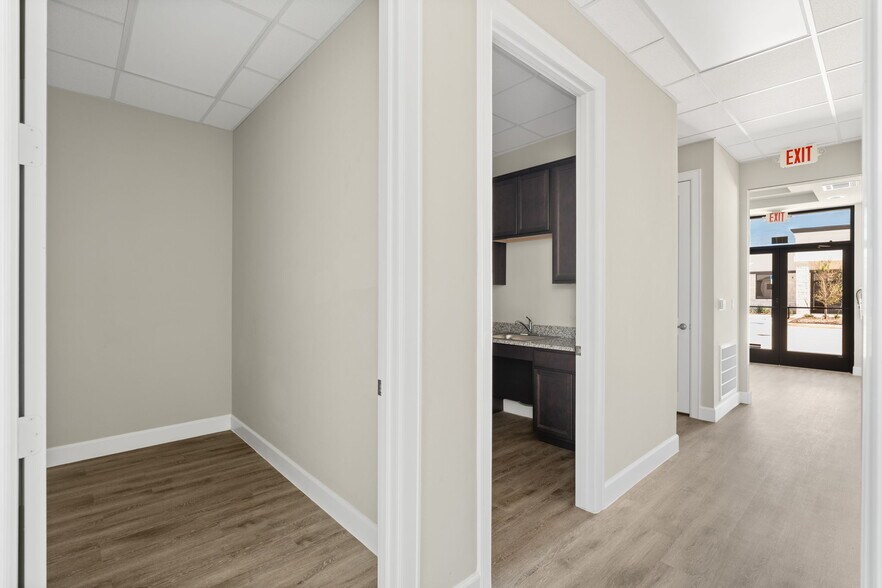 More Photos Of 5501 Cabrera dr, Sugar Land Medical For Lease