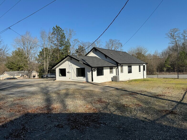 More Photos Of 2719 Huff Dr, Lawrenceville Office For Lease
