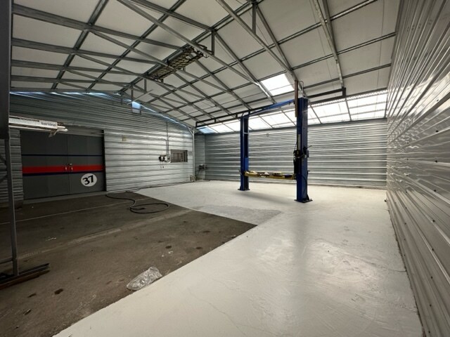 More Photos Of 3425 Ettie St, Oakland Warehouse For Lease