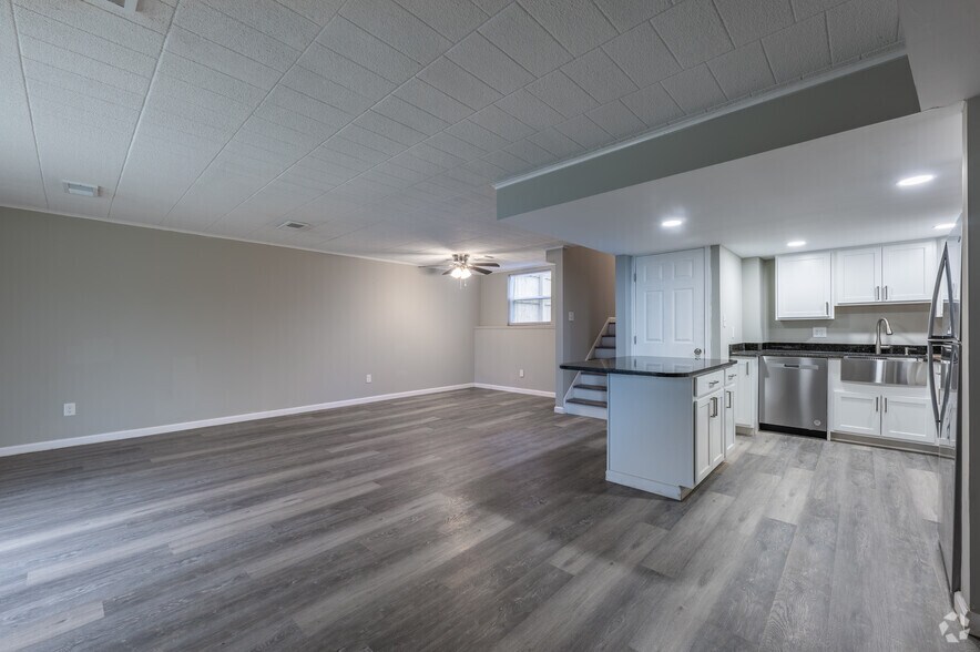 More Photos Of 2215 Aurora Dr, Pittsburgh Apartments For Sale