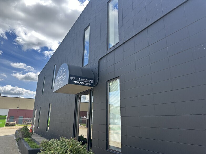More Photos Of 123 Cree Rd, Sherwood Park Warehouse For Sale