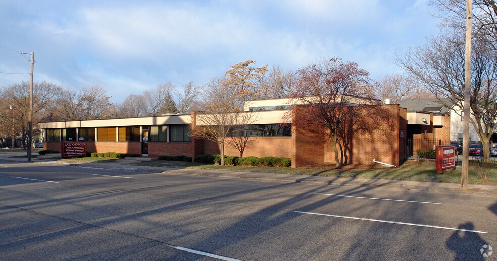 More Photos Of 500-516 W Court St, Flint Medical For Sale