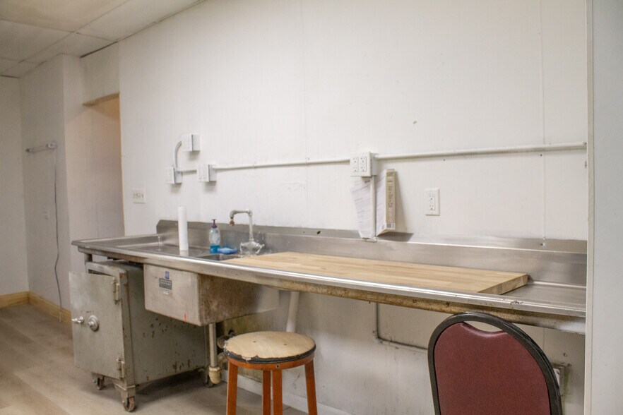 More Photos Of 2303 Mecklenburg Rd, Ithaca Sports And Entertainment For Sale