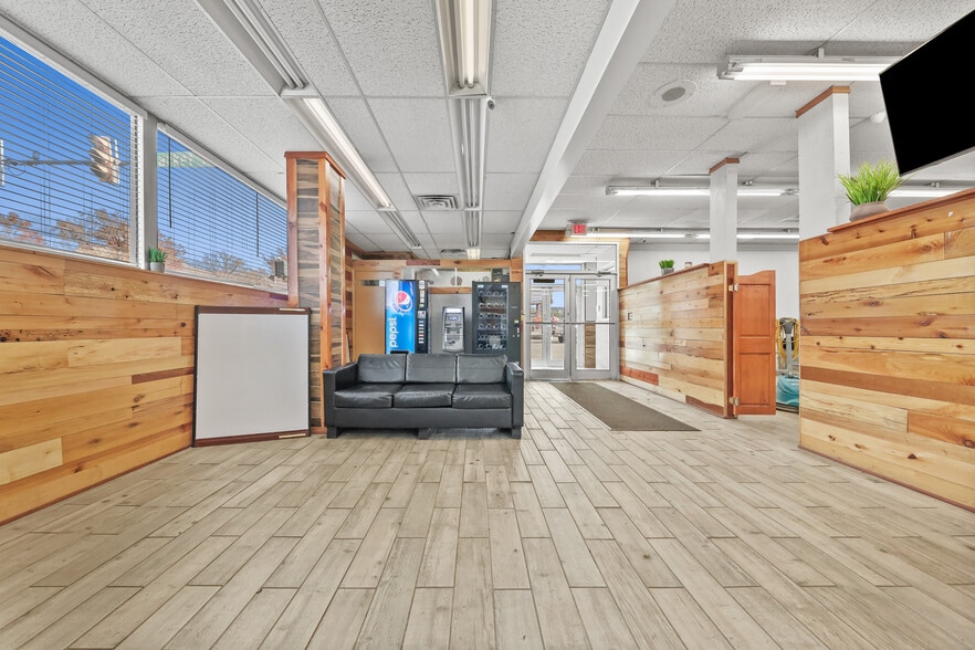 More Photos Of 680 E Market St, Akron Loft Creative Space For Sale