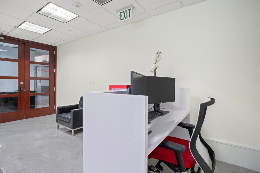 More Photos Of 1200 Brickell Ave, Miami Office For Sale