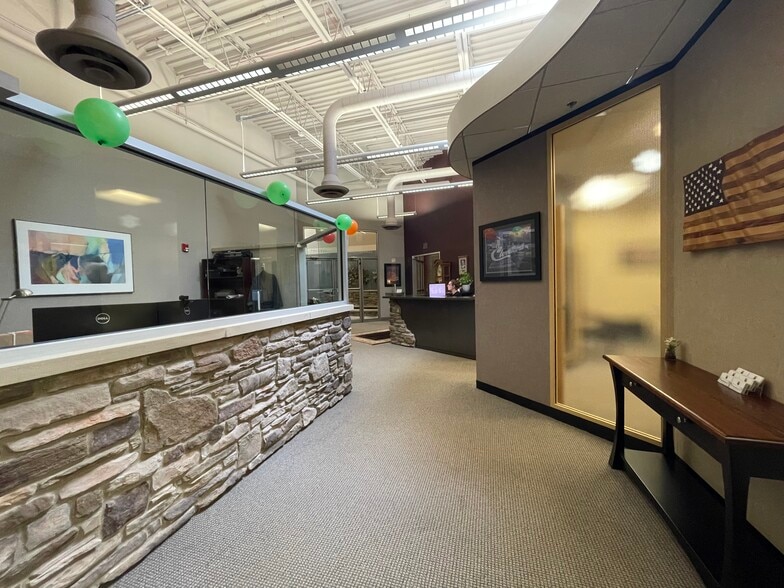 More Photos Of 835 Sharon Dr, Westlake Office For Sale