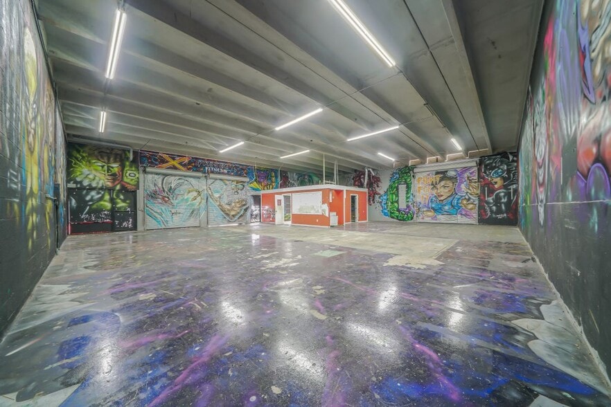 More Photos Of 1418-1450 SE Huffman Rd, Port Saint Lucie Warehouse For Sale