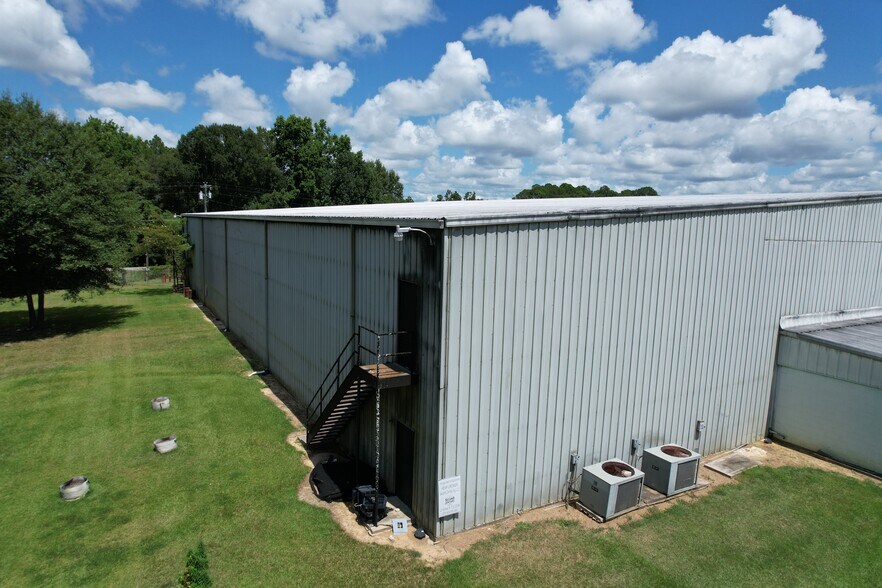 More Photos Of 398 Fitzgerald Hwy, Ocilla Warehouse For Sale