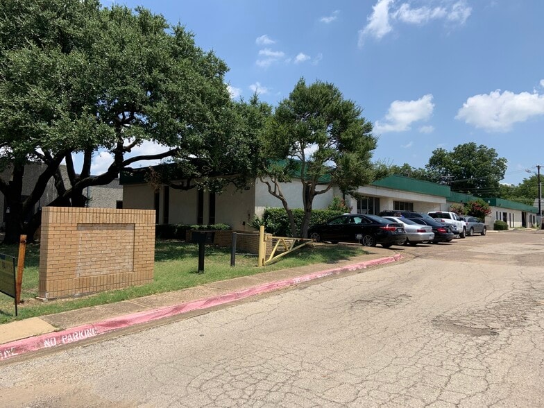 More Photos Of 10210 Monroe Dr, Dallas Light Distribution For Sale