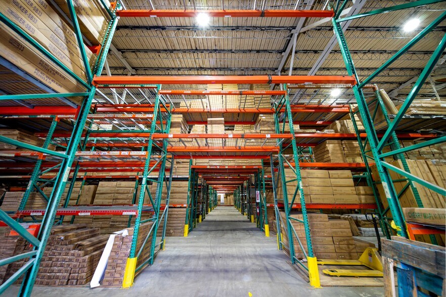 More Photos Of 1 White Horse Pike, Barrington Showroom For Sale