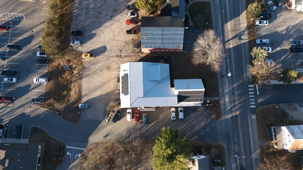 More Photos Of 24 Pleasant St, Conway Office For Sale